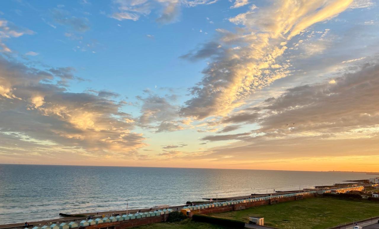 Seascape With Outstanding Sea Views Apartment Brighton Exterior photo